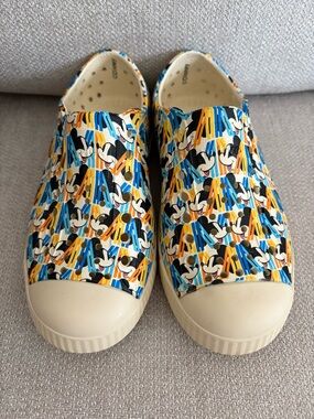 Disney Mickey Mouse Native Jefferson Shoes